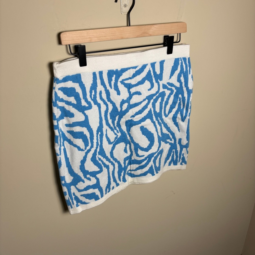 Wild Fable Blue Zebra Jacquard Sweater AOP High Rise Bodycon Mini Skirt Womens L - Picture 4 of 6